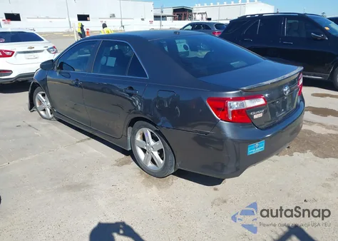 2013 Toyota Camry Se z USA, uszkodzony, nr VIN 4T1BF1FK5DU212781